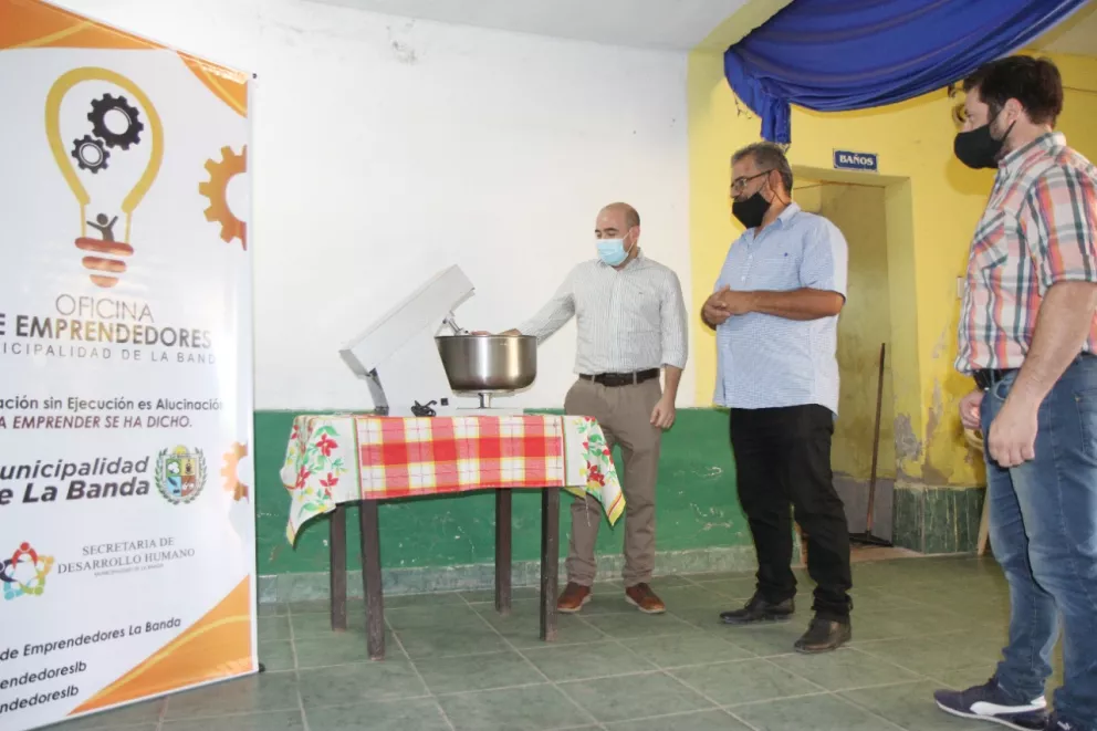 Mirolo junto al programa «Emprendiendo Sueños» benefició a una iglesia evangélica del barrio Dorrego
