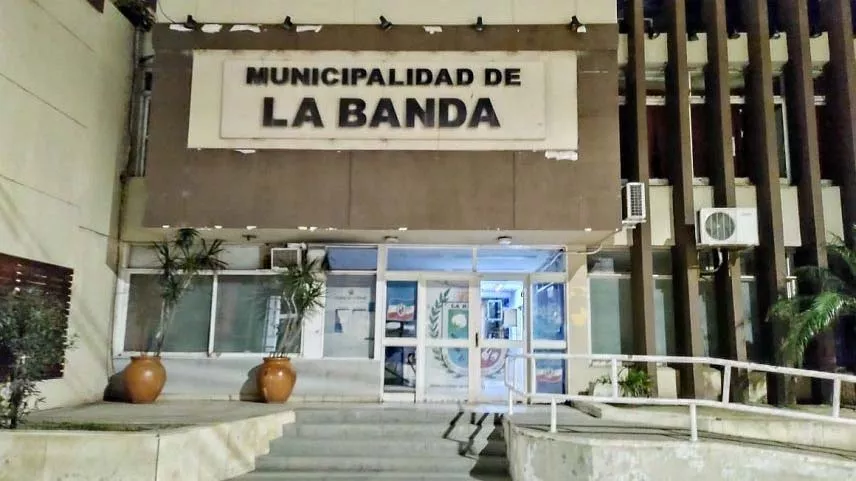 Empleados de la Municipalidad de La Banda cobrarán el 27 y 28 con un aumento del 57%