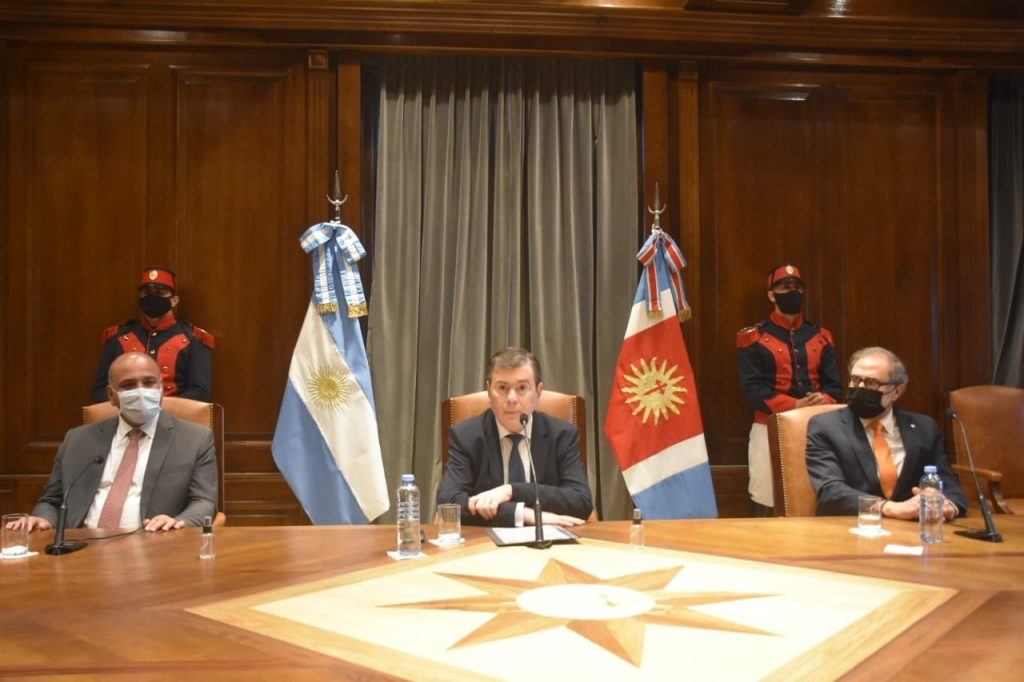 El gobernador Gerardo Zamora recibió a Manzur y Argüello en Casa de Gobierno