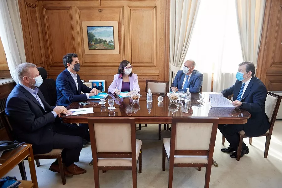 El gobernador participó de un encuentro junto a Wado de Pedro y Alexis Guerrera