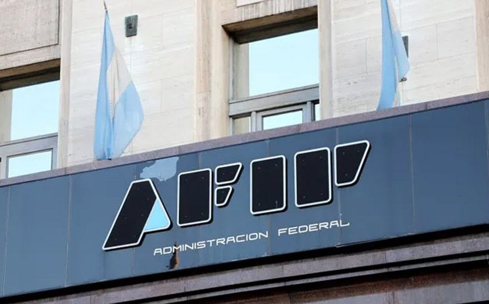 AFIP intimó a 33 mil personas por evasión y fraude