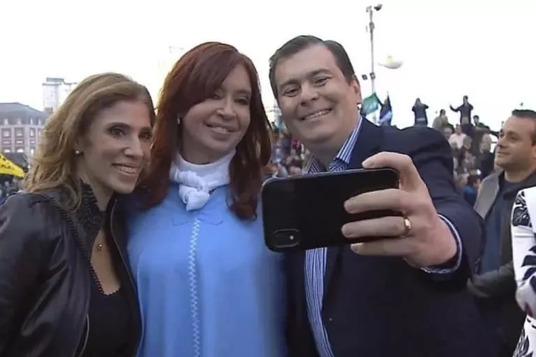 Gerardo Zamora y Claudia Ledesma de Zamora saludaron a Cristina Kirchner por su cumpleaños