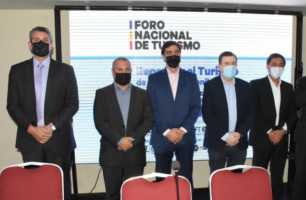 Zamora presidió la presentación del Foro Nacional de Turismo 2022