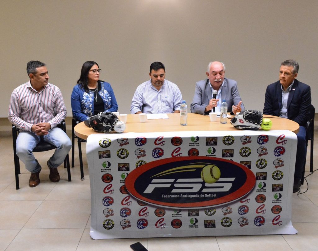 Lanzamiento oficial de la temporada 2022 de softbol santiagueño