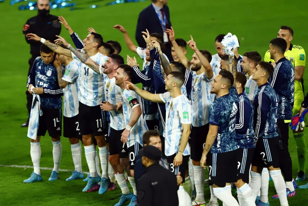 Argentina le ganó 3-0 a Venezuela en su última presentación como local en las Eliminatorias