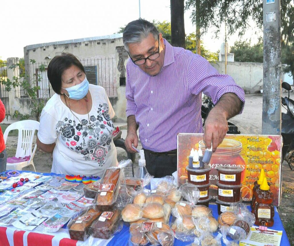 El intendente Nediani participó de la Feria de Artesanos y Emprendedores en Villa Suaya