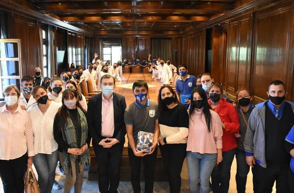 El gobernador recibió a estudiantes del departamento Belgrano