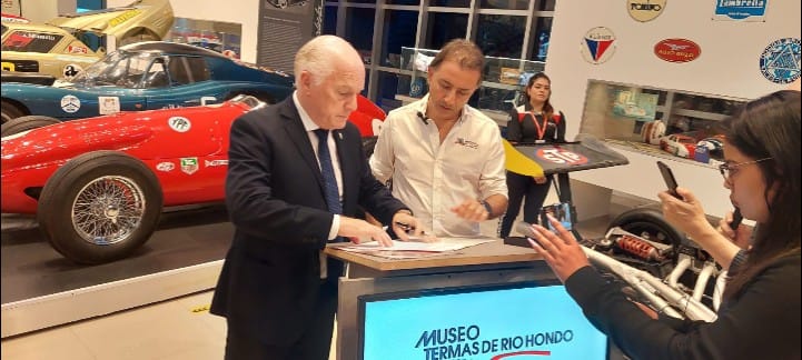 Los museos “Juan Manuel Fangio” y del Autódromo de Las Termas celebraron un convenio de colaboración