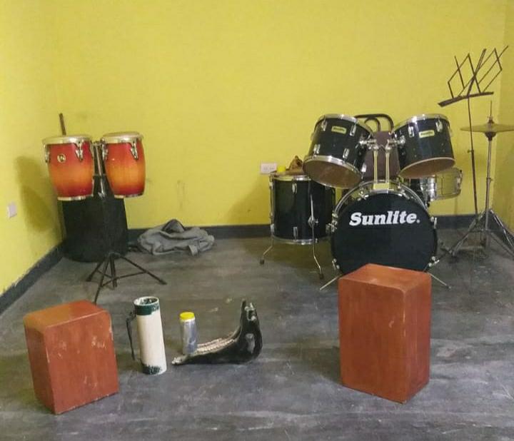 Dictan clases de batería y percusión gratuitas en el Atelier Cultural Bandeño