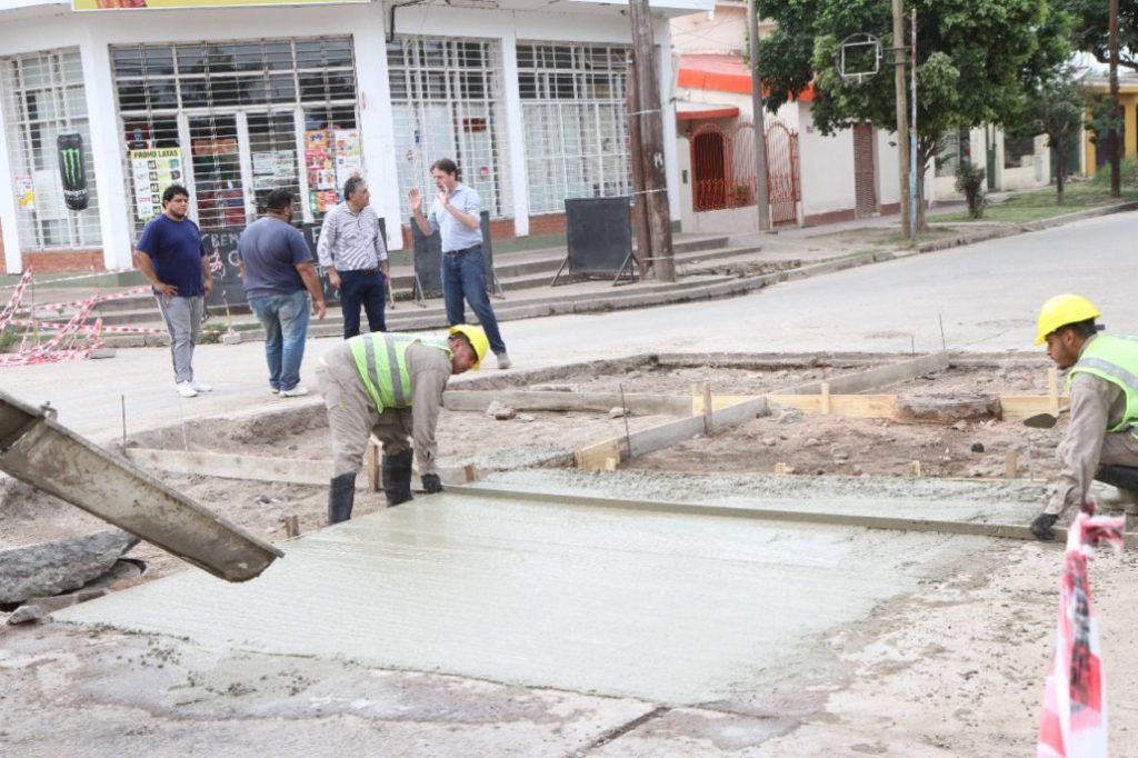 El intendente Nediani visitó las obras del Plan de Mejoramiento de Calles en toda la ciudad