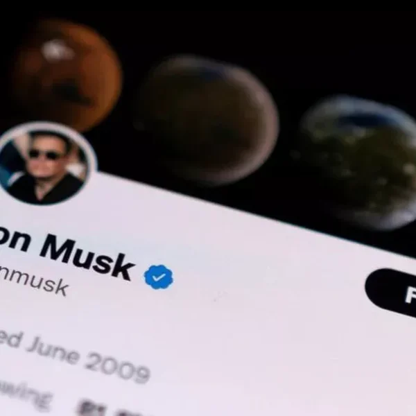Twitter aceptó la oferta y Elon Musk se convirtió en el nuevo dueño de la red social