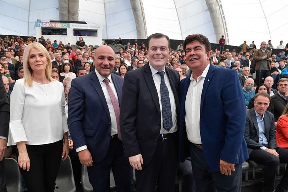 Santiago dijo presente en la asunción de las nuevas autoridades de la FAM