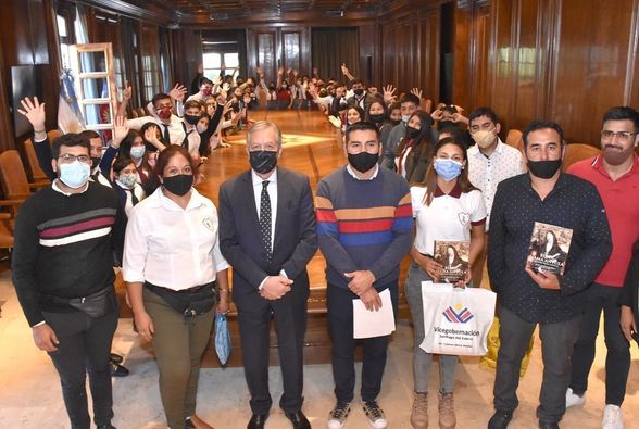 Alumnos de El Ceibal y La Candelaria visitaron Casa de Gobierno