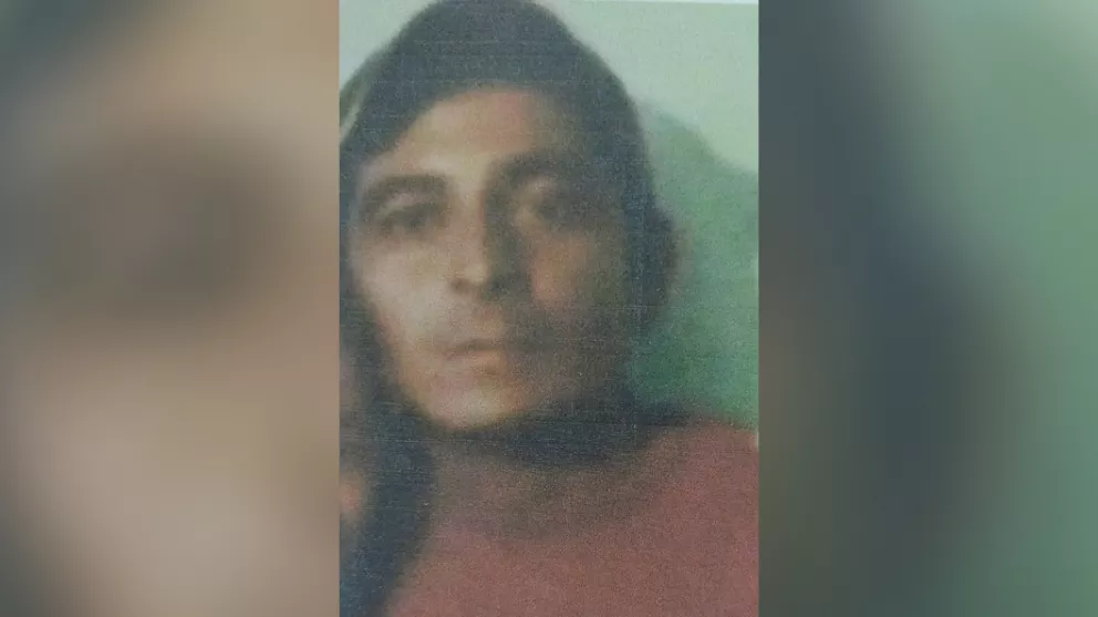 Vive en el barrio Sarmiento, tiene 32 años y está desaparecido desde hace 5 días