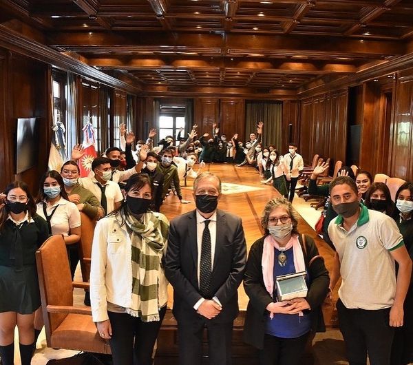 Estudiantes de Sachayoj visitaron Casa de Gobierno