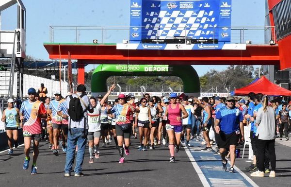 Más de 300 corredores de ocho países participan de la Tercera Ultramaraton Termas de Rio Hondo