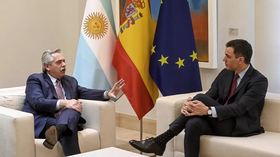 El Presidente se encuentra reunido con Pedro Sánchez