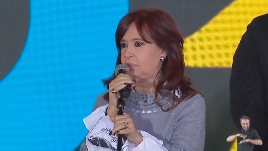 Cristina Fernández apuntó contra Clarín por promover «la insatisfacción democrática»