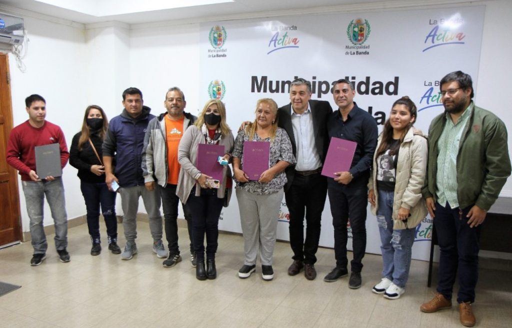 El intendente Nediani oficializó nuevas juntas vecinales de diferentes barrios bandeños