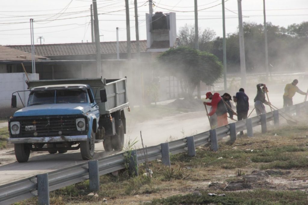 Intensifican las tareas de limpieza, desmalezamiento, fumigación y erradicación de basurales