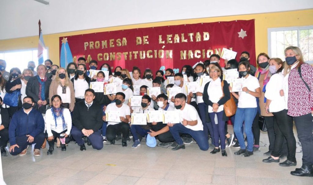 Alumnos de la Escuela Secundaria Municipal prometieron lealtad a la Constitución Nacional