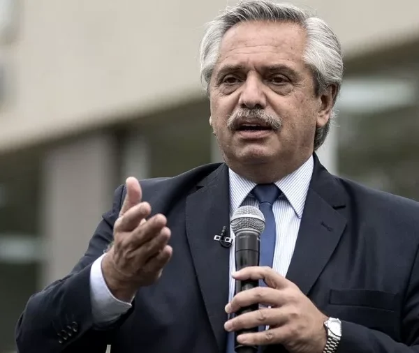 El Presidente destacó que el empleo privado «creció durante 13 meses consecutivos»