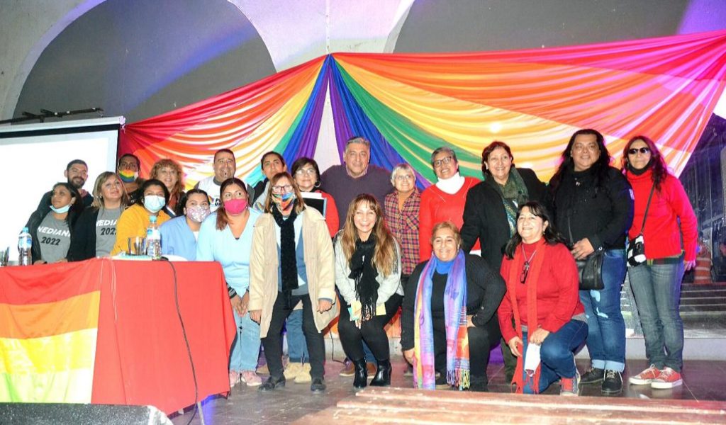 La comuna celebró el “Día Internacional Contra la Homofobia, la Transfobia y la Bisfobia” con la presentación del libro “Evans y otros cuentos”