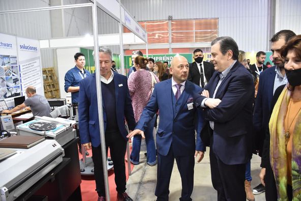 El gobernador Gerardo Zamora visitó la Feria Internacional de la Industria Gráfica más importante del NOA en el Nodo Tecnológico