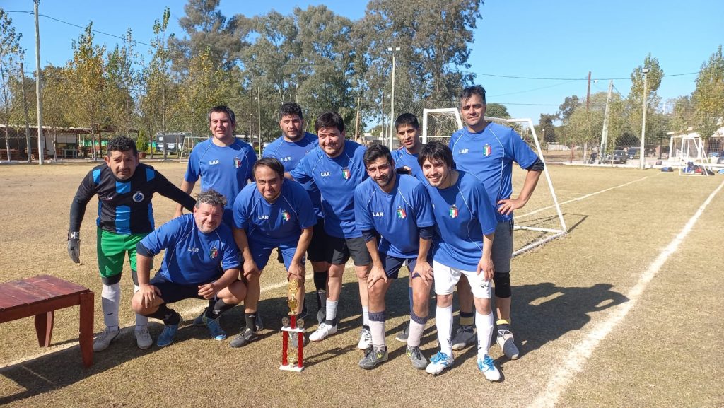 El municipio organizó con éxito el primer torneo de fútbol de docentes bandeños 