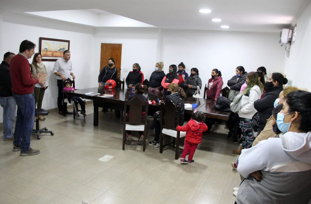 El municipio reafirmó su compromiso de reubicar a los 30 familias de calle rebotaro 