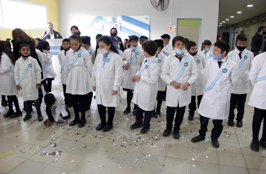 Alumnos de la Escuela Primaria Municipal prometieron Lealtad a la Bandera Argentina