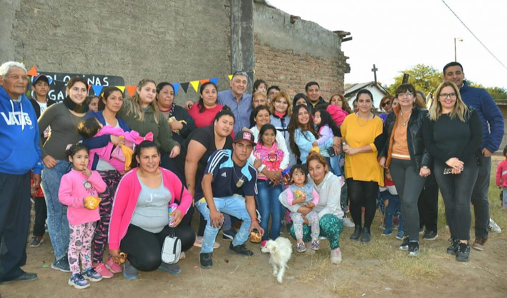 El intendente Roger Nediani fue recibido por los vecinos del Bº El Tabique  