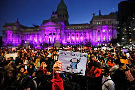 Miles de personas se concentran frente al Congreso para recordar la primera marcha Ni Una Menos