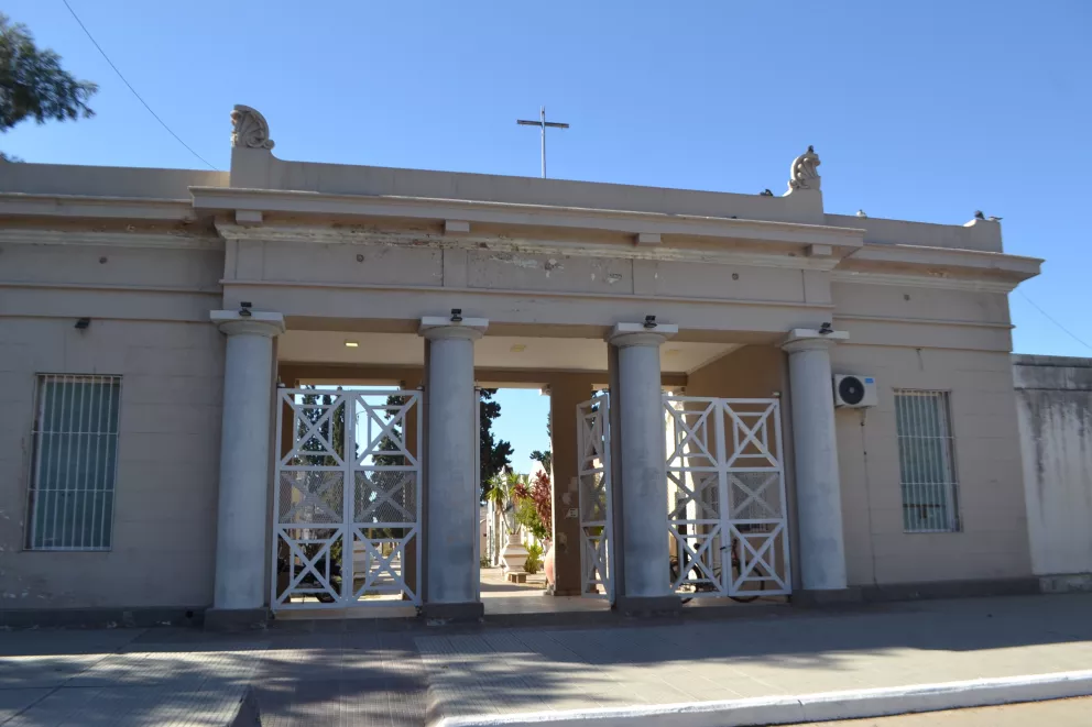 La Municipalidad de la Capital implementa un dispositivo integral de control, salud y ordenamiento en el cementerio La Piedad por el Día del Padre