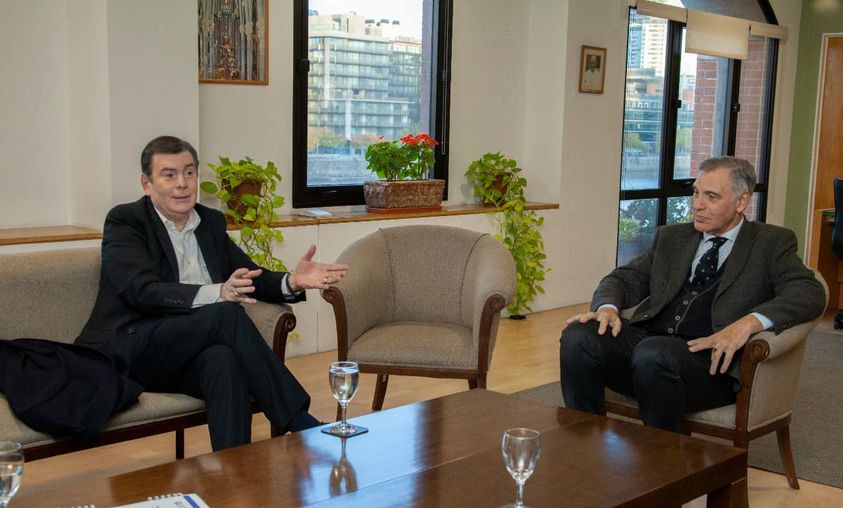 El gobernador se reunió el pasado martes con el rector de la Universidad Católica Argentina (UCA),  y el director de Investigación del Observatorio de la Deuda Social Argentina