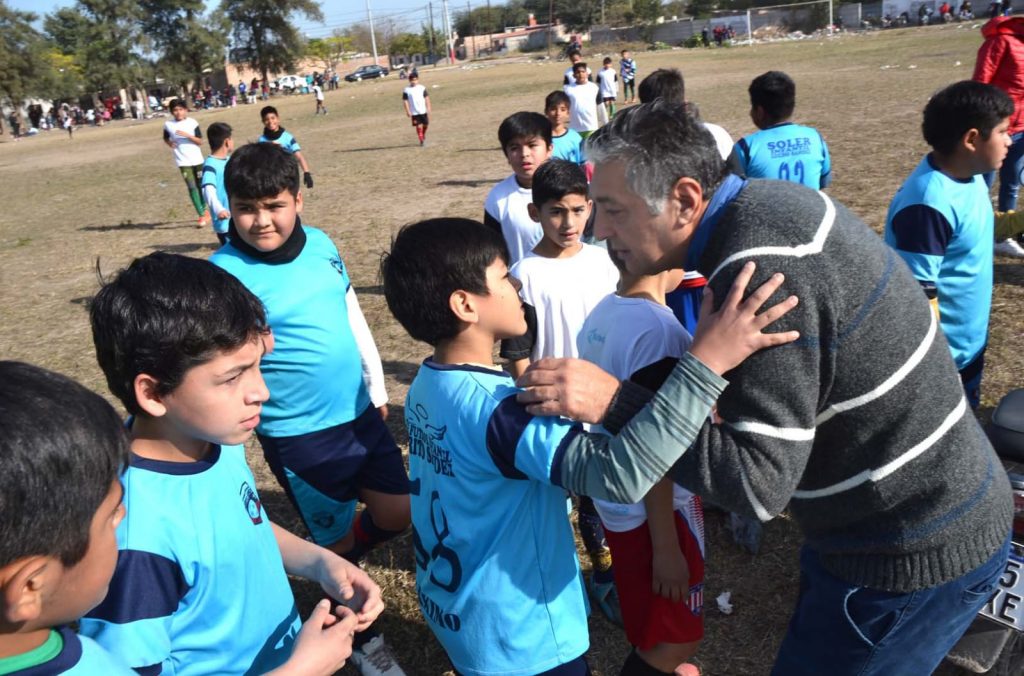 El intendente Nediani participó del torneo municipal de fútbol infantil en el B° Matadero Viejo