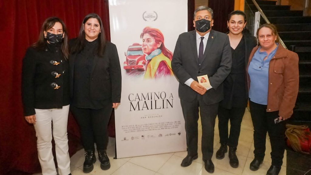 El municipio de La Banda acompañó el ore estreno del documental “Camino a Mailín”