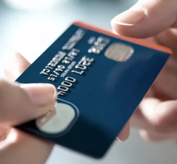 La AFIP aplicará medidas sobre las compras con tarjetas en el exterior