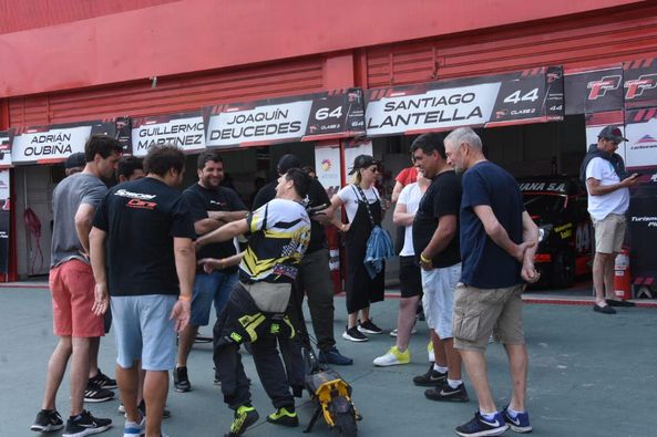 Entrenamientos y clasificaciones para pilotos invitados y titulares en el Autódromo Termas de Río Hondo