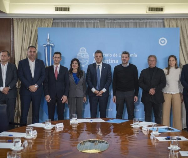 Massa y Lammens acordaron precios con las cámaras prestadoras para lanzar el PreViaje