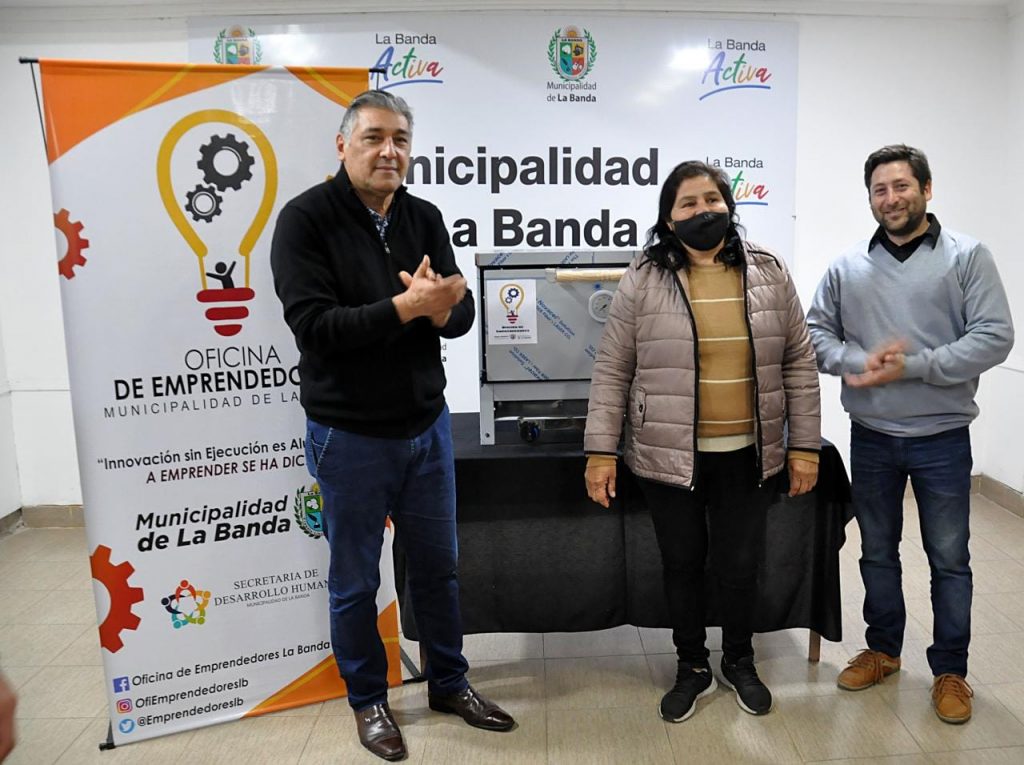 El programa municipal “Emprendiendo Sueños” benefició a un comedor del barrio los lagos  