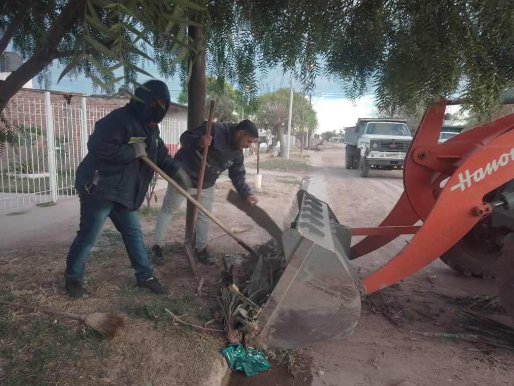 La municipalidad de La Banda intensifica los trabajos de limpieza y mantenimiento de las calles