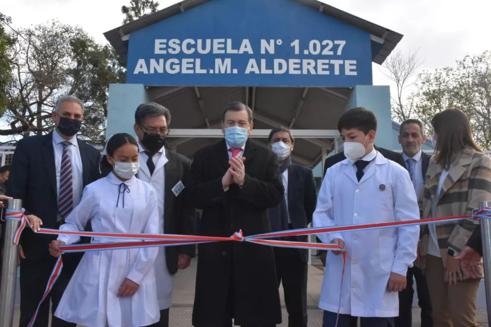 Zamora inauguró obras de refacción en edificios educativos del interior