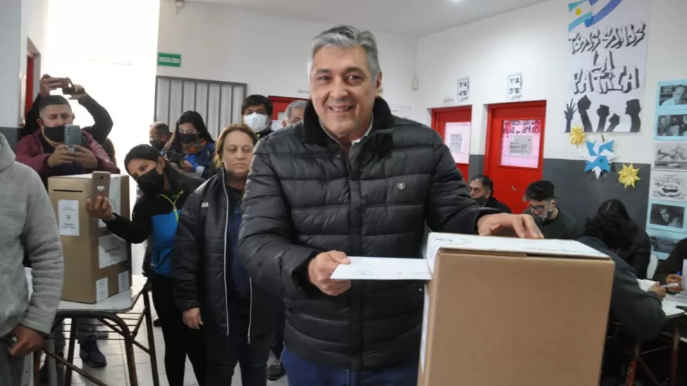 Nediani votó e instó a los bandeños a renovar sus esperanzas a través del acto eleccionario