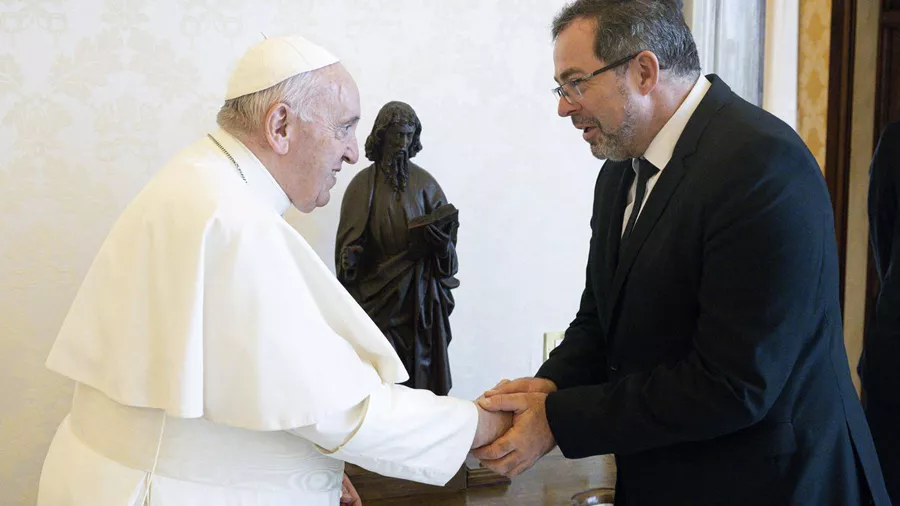 Francisco se reunió con el embajador ucraniano ante el Vaticano