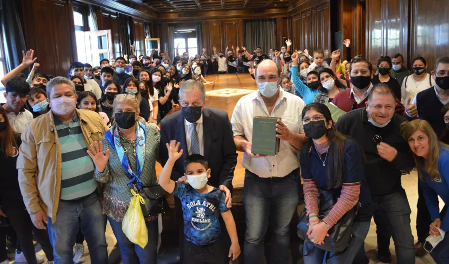 Alumnos de Frías, Añatuya y Argentina visitaron Casa de Gobierno