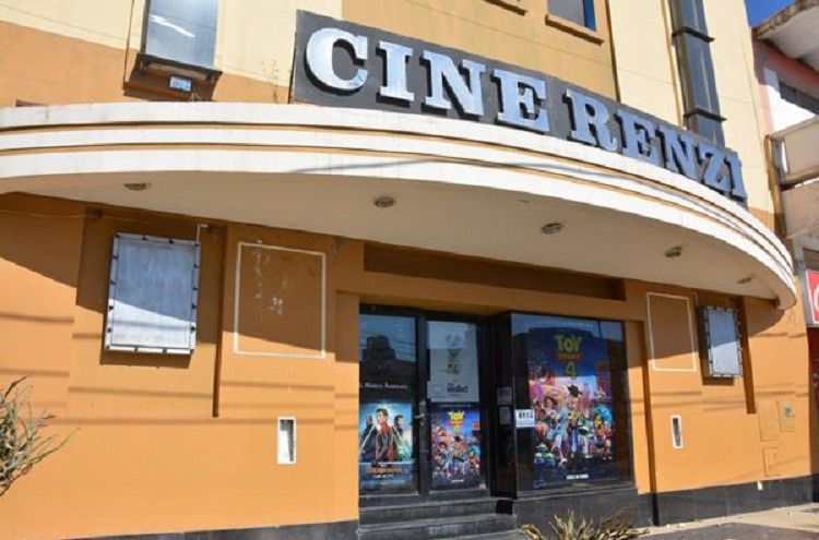 El Cine Renzi renovó su cartelera con una película del género de terror “La Huérfana 2” 
