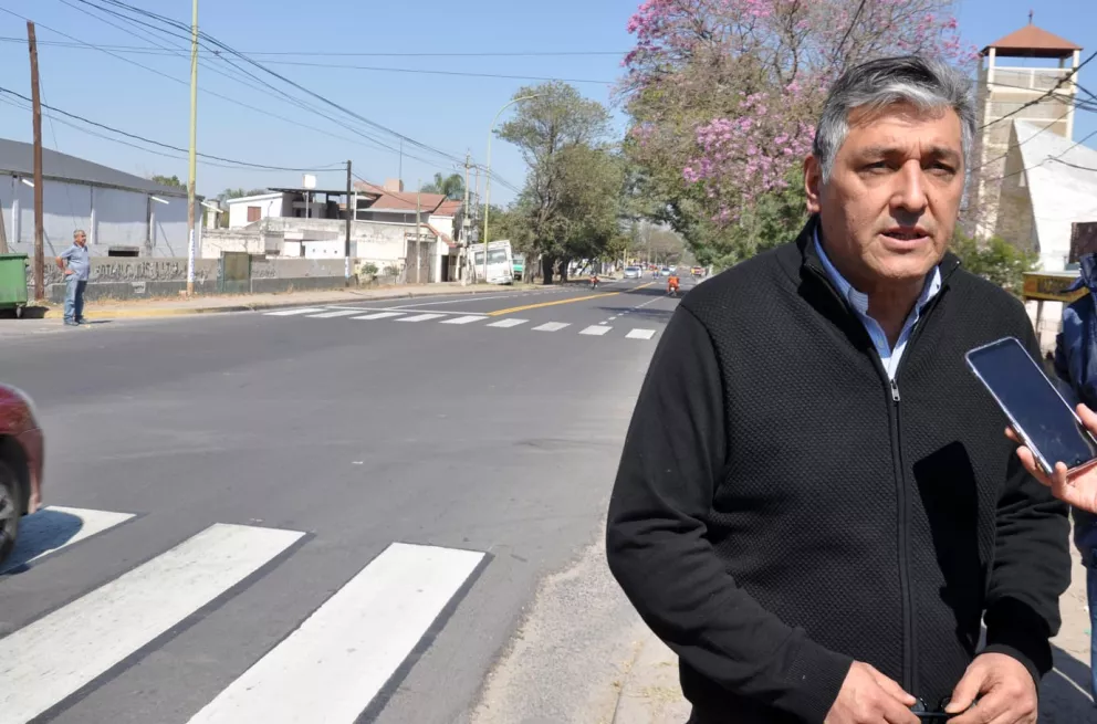 Nediani supervisó las tareas de demarcación vial de la Avenida Belgrano