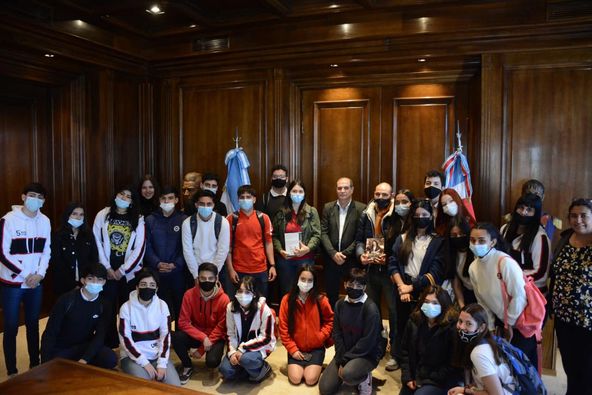 Alumnos del Colegio La Sagrada Familia visitaron Casa de Gobierno