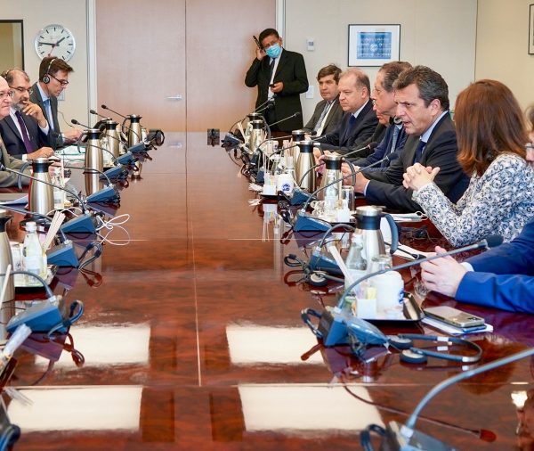 Massa logró apoyo político en EE.UU., anuncios de inversiones y respaldo de organismos